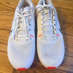 Nike Men's Pegasus 40 Athletic Shoes men’s size 12.5